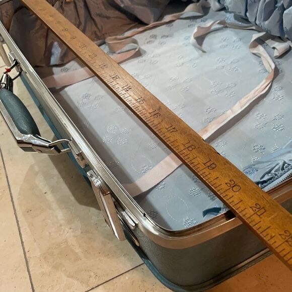 ♥️ Vintage American Tourister Aqua Blue Luggage - Picture 7 of 14